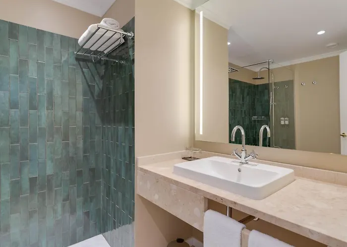 Charming - Quinta Perestrello Hotel