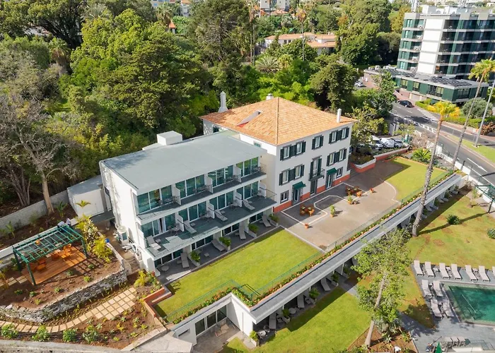 Charming - Quinta Perestrello Funchal (Madeira)